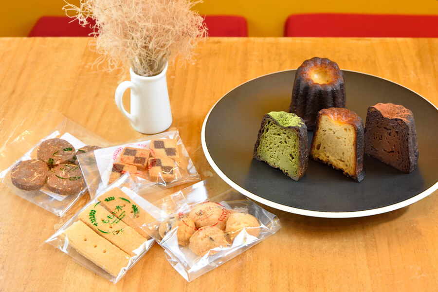 「米粉クッキー」と「米粉のカヌレ」