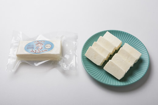 牛乳豆腐「みるふちゃん」150g入り5個セットで2,700円（税込）。みるふちゃん工房の通販で購入可能